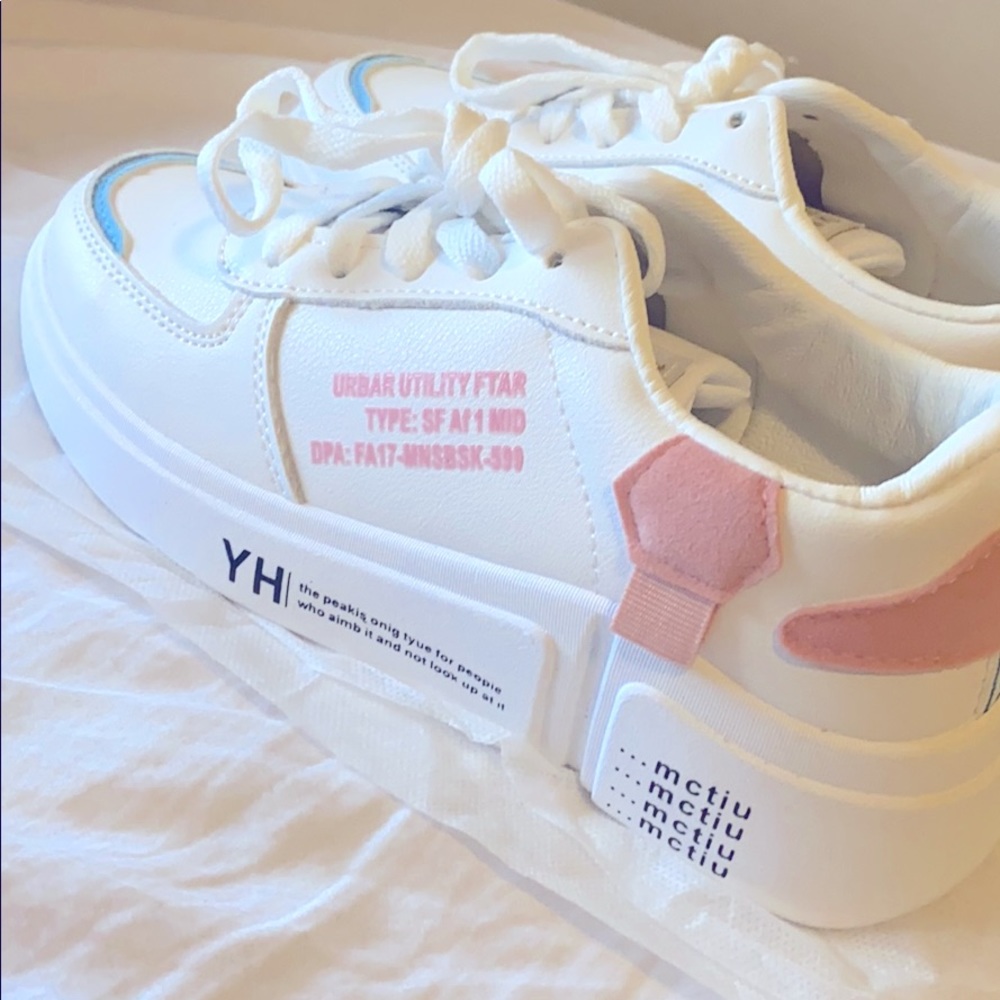 Sneakers